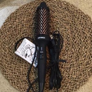 Amika hot brush
